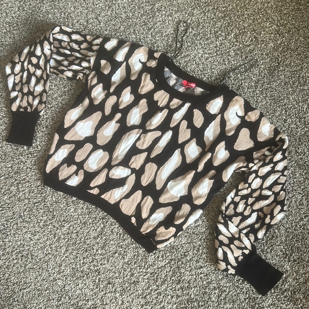 BONGO Black and Tan Patterned Sweater
